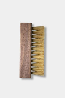  Jason Markk Premium Cleaning Brush. Handcrafted walnut wood handle with soft hog’s hair bristles, ideal for cleaning delicate materials like suede, mesh, and cotton canvas.